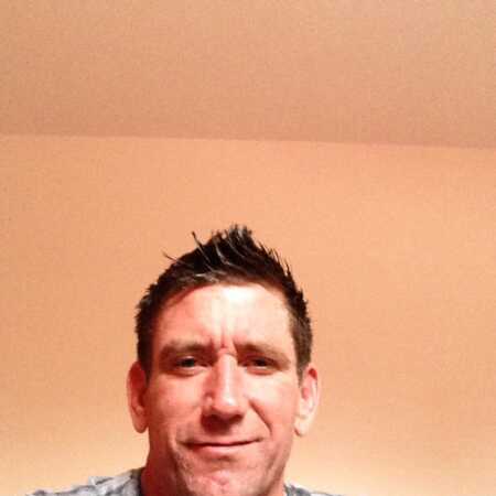 Corby, UK Single and very outgoing single guy looking for new friends image