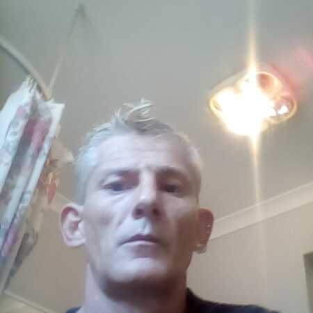 Perth, Australia Very good looking Man fit looking for older lady to spend quality time with view relationship
