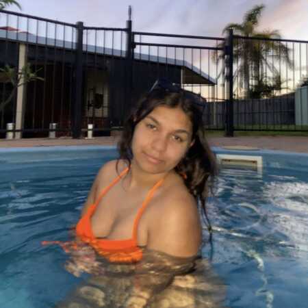 HollieY
