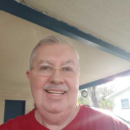 Ocala, USA Im a very horny guy looking to explore all kinds of sex for me and my wife. picture
